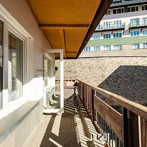 Holidays, Tripp, 1 Dormitorio, 4 Personas, Terraza Apartamento